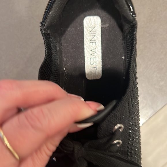 Never Worn Nine West Bejeweled Sneakers Size 10 - Picture 4 of 8